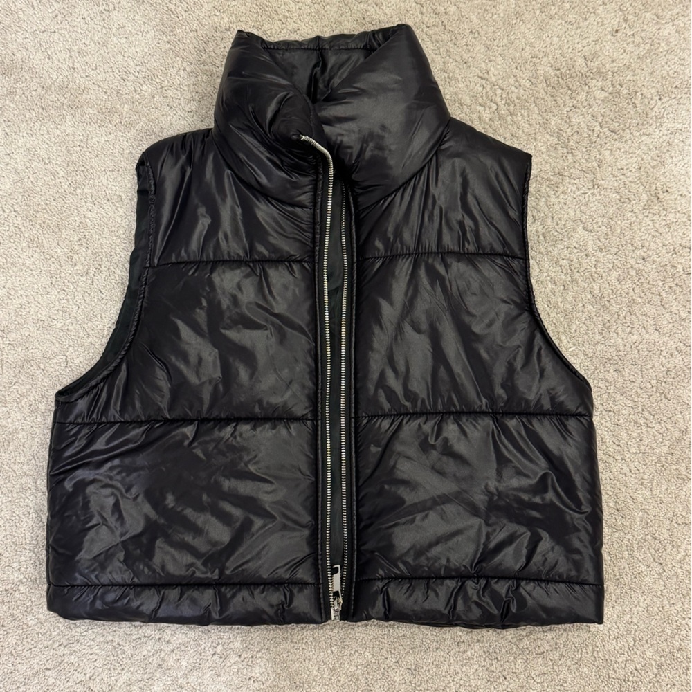 Black cropped vest from twenty 5a